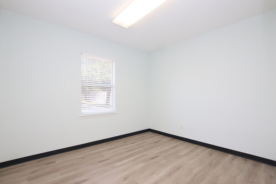 More Photos Of 1508 Dessau Ridge Ln, Austin Medical For Sale