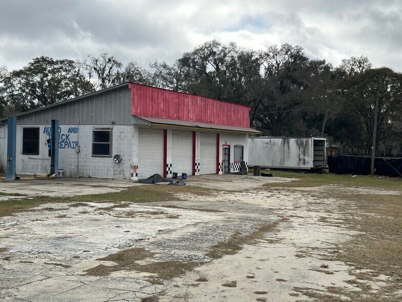 More Photos Of 18475 N US Highway 441, Reddick Auto Repair For Sale