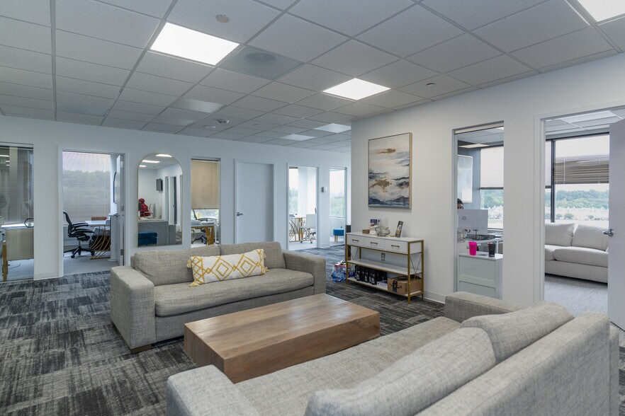 More Photos Of 10451 Mill Run Cir, Owings Mills Office For Sale