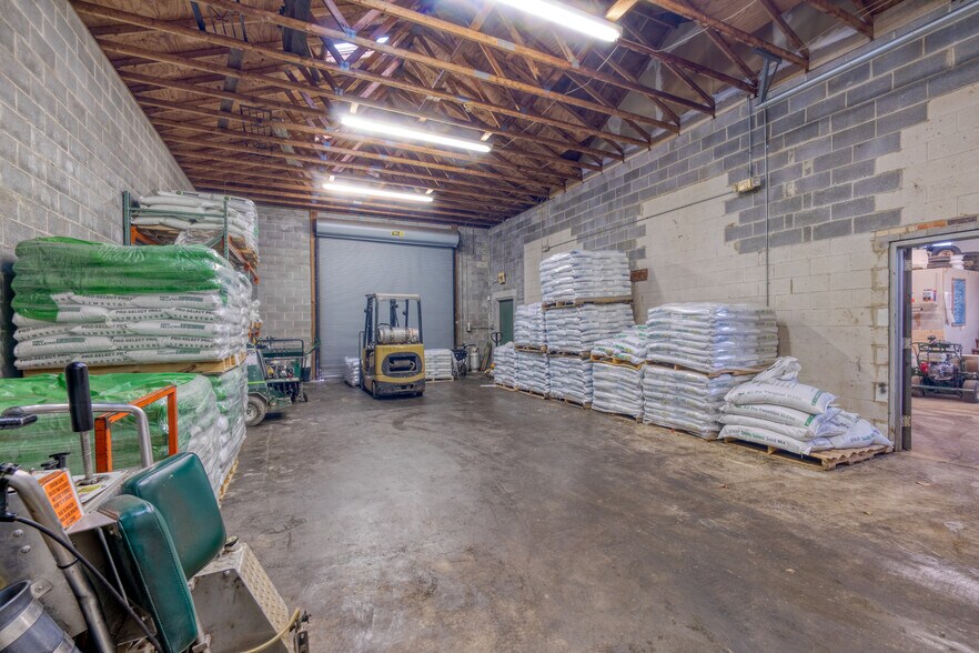 More Photos Of 192 Mayo Rd, Edgewater Light Manufacturing For Sale