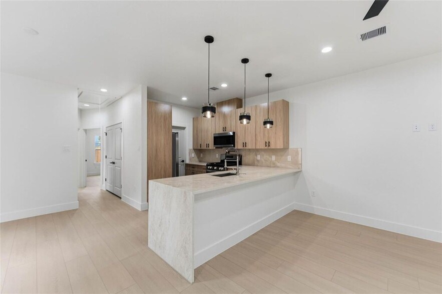 More Photos Of 4314 Stassen St, Houston Multifamily For Sale