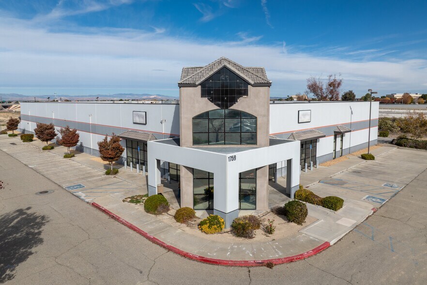 More Photos Of 1759 W Avenue J12, Lancaster Freestanding For Lease