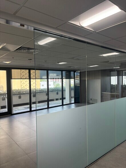 More Photos Of 1701 Ponce De Leon Blvd, Coral Gables Office For Lease