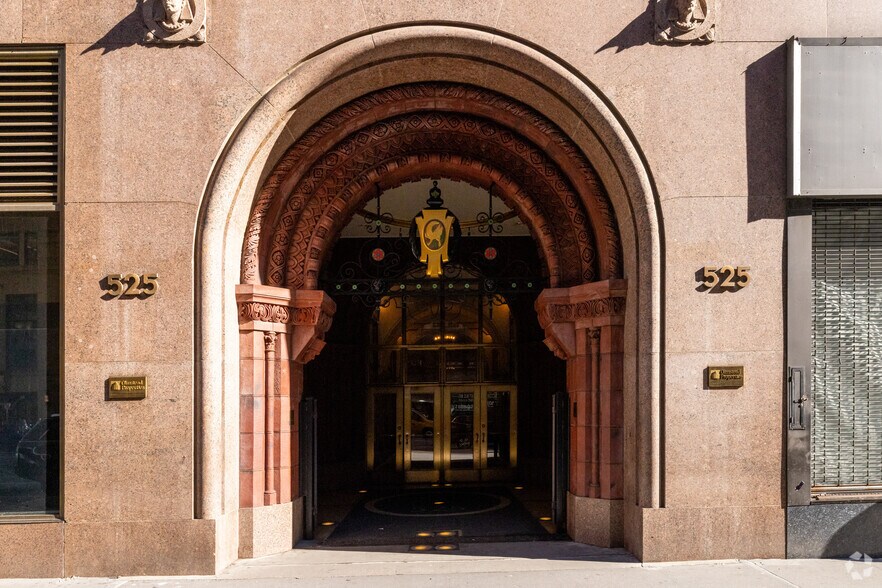 More Photos Of 525 Seventh Ave, New York Office For Lease