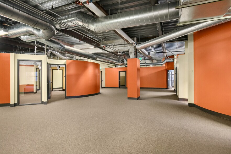 More Photos Of 11109 Slater Ave NE, Kirkland Office For Sale