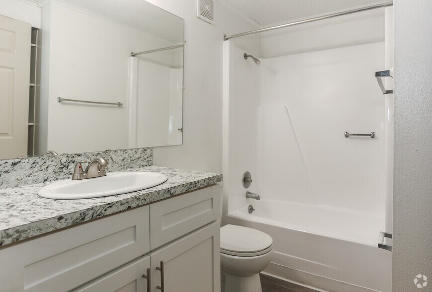 More Photos Of 4990 North Ln, Orlando Apartments For Sale