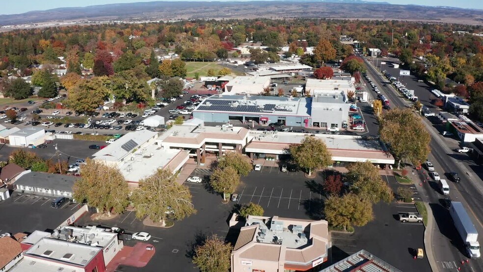 Primary Photo Of 2540 Esplanade, Chico Storefront For Lease