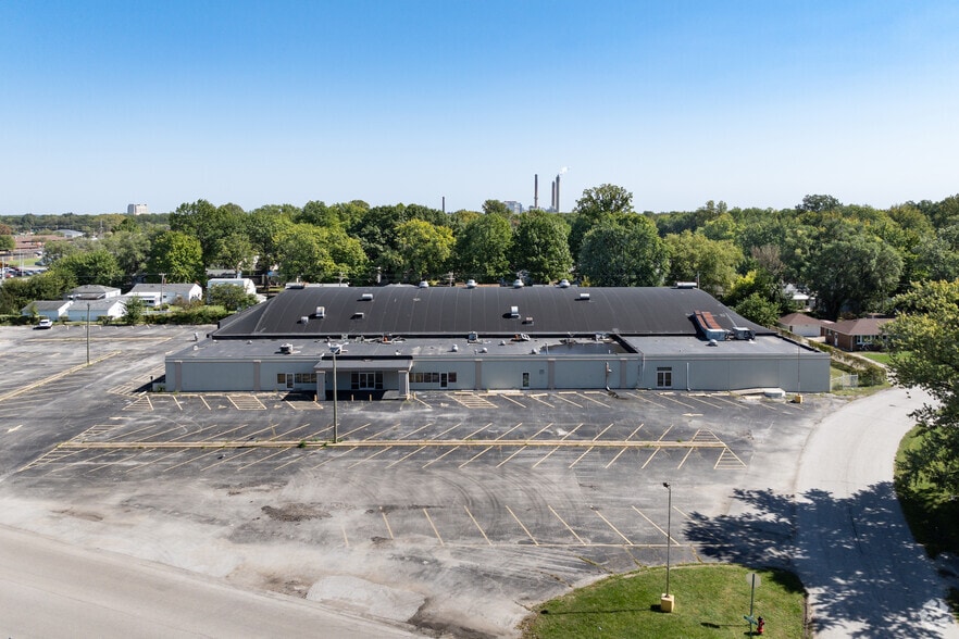 More Photos Of 3220 Stanton St, Springfield Storefront For Sale