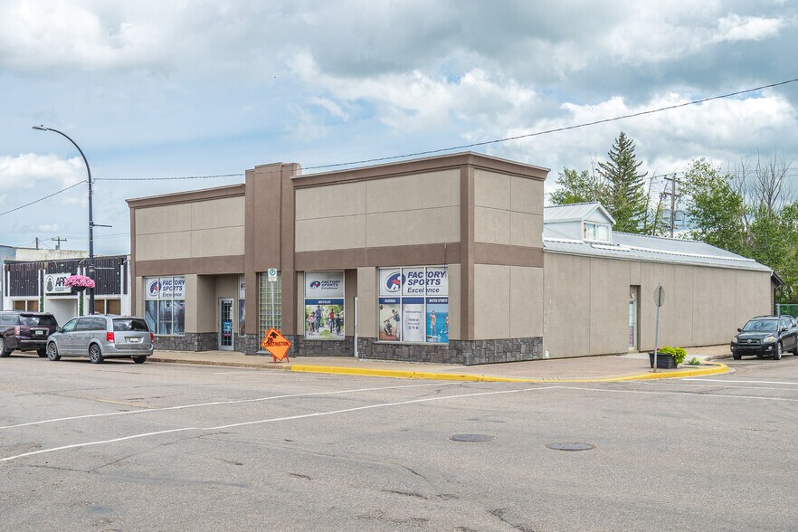 More Photos Of 4901 49 ave, Lloydminster Storefront For Sale