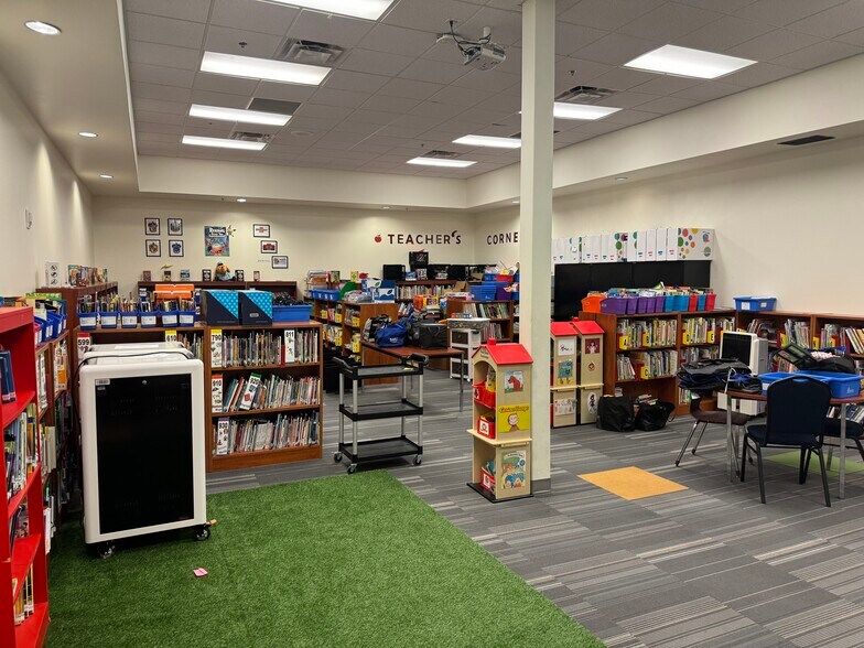 More Photos Of 2015 SW Loop 410, San Antonio Unknown For Lease