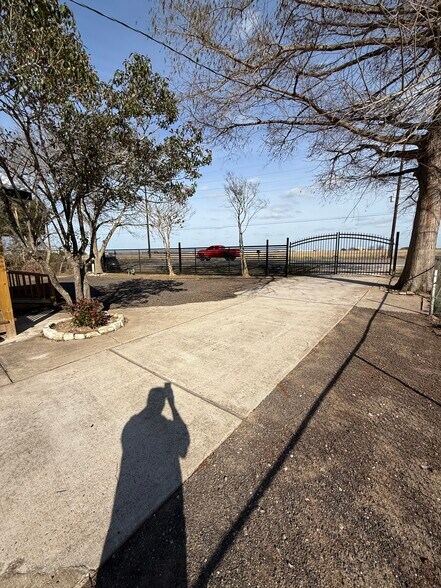 More Photos Of 21095 FM 362 Rd, Waller Flex For Sale