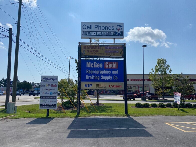 More Photos Of 487 Western Blvd, Jacksonville Freestanding For Lease
