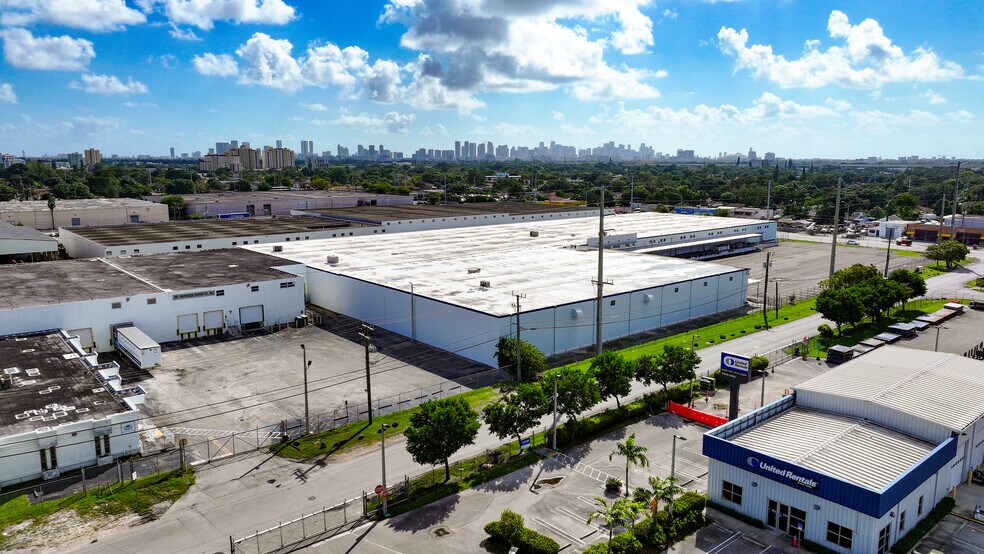 More Photos Of 3455 NW 54th St, Miami Warehouse For Lease