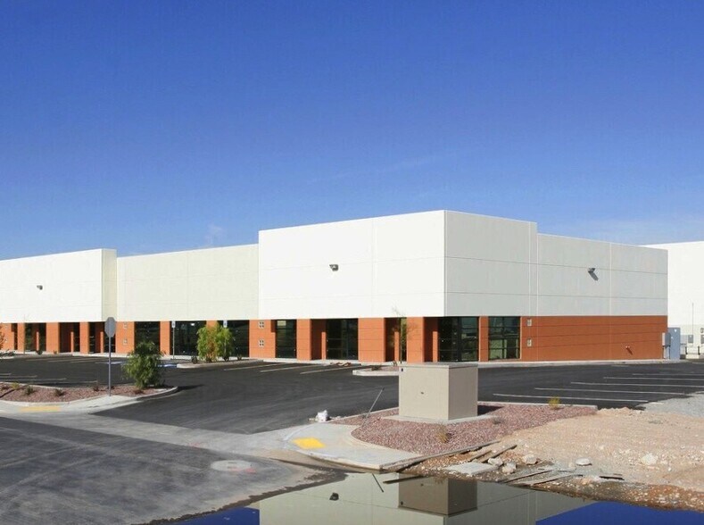More Photos Of 6610 W Arby Ave, Las Vegas Warehouse For Lease