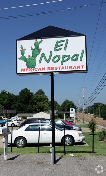 More Photos Of 7740-7742 Highway 64, Oakland Restaurant For Lease