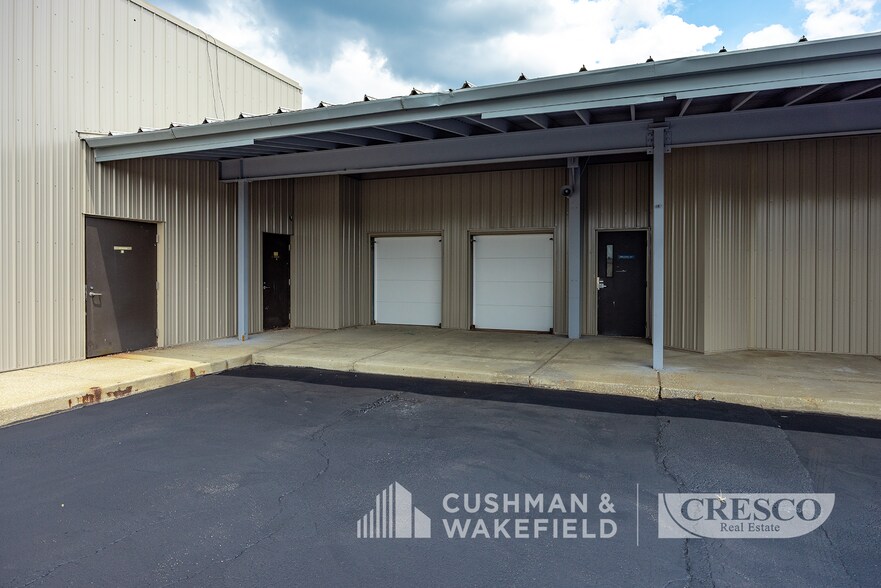 More Photos Of 8269 E Washington St, Bainbridge Village General Retail For Sale