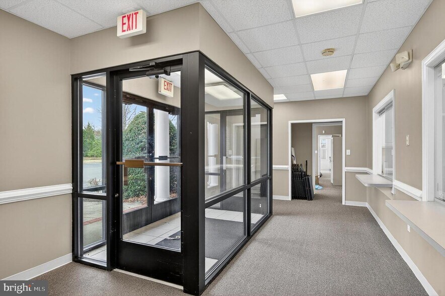 More Photos Of 7117 Salem Fields Blvd, Fredericksburg Office For Lease