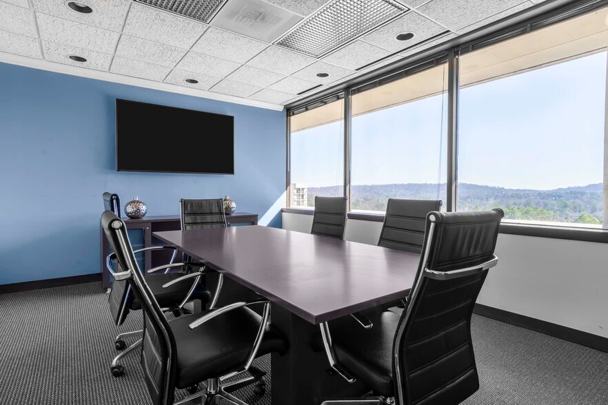 More Photos Of 2000-2100 SouthBridge Pky, Birmingham Office Residential For Lease