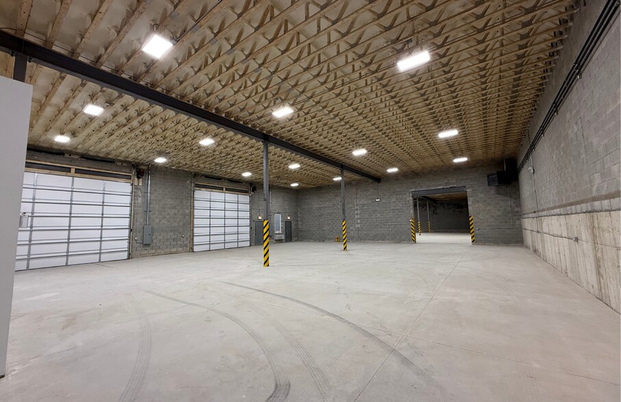 More Photos Of 4201 W Grand Ave, Chicago Warehouse For Lease