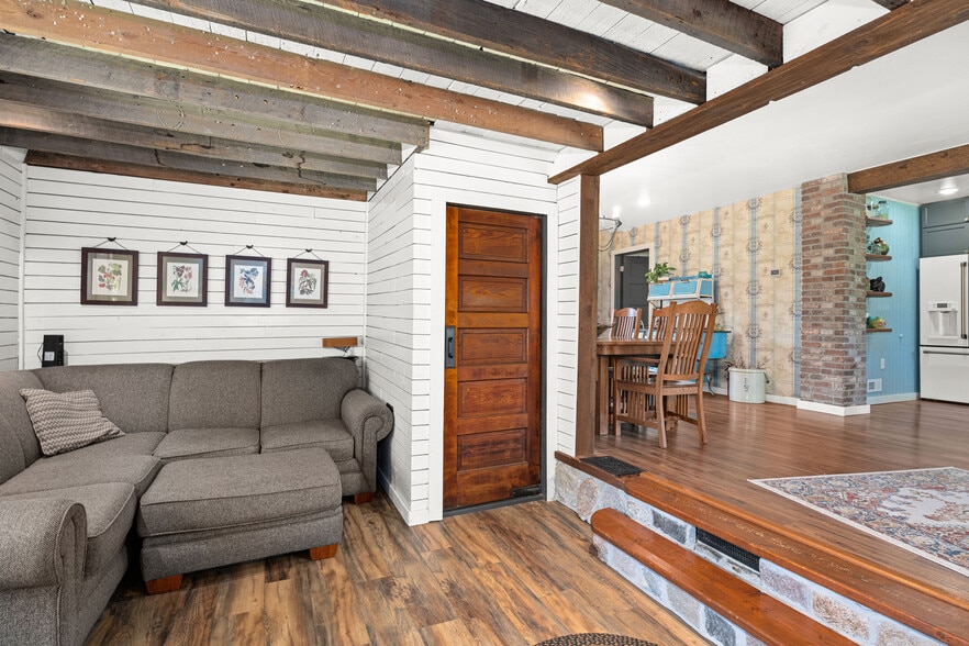More Photos Of 60445 E Summit Rd W, Ashland Lodge Meeting Hall For Sale