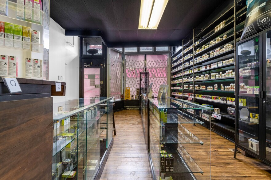 More Photos Of 320 King St E, Hamilton Storefront Retail Residential For Sale