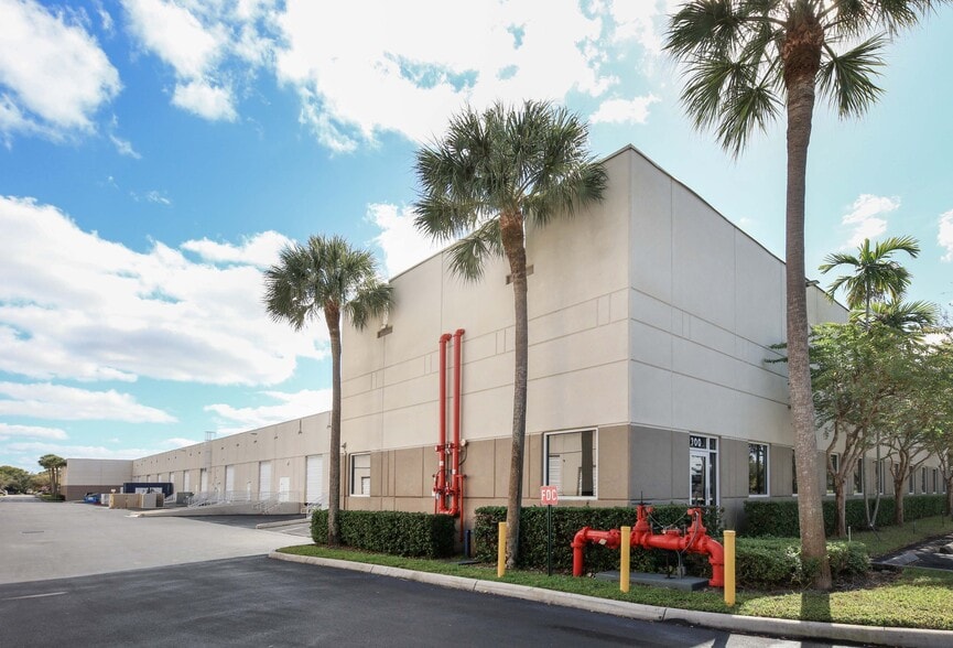 More Photos Of 6535 Nova Dr, Davie Unknown For Lease