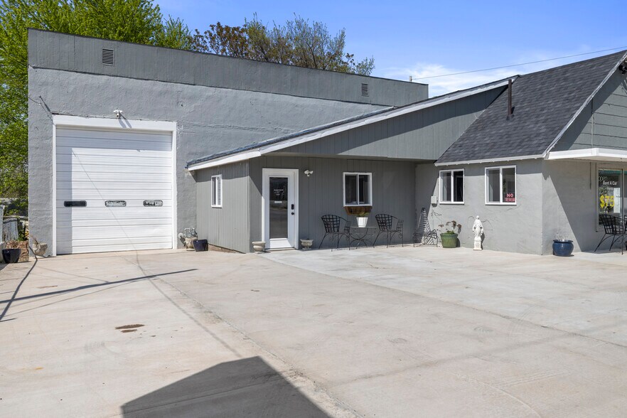 More Photos Of 521 W Kearney St, Springfield Auto Dealership For Sale