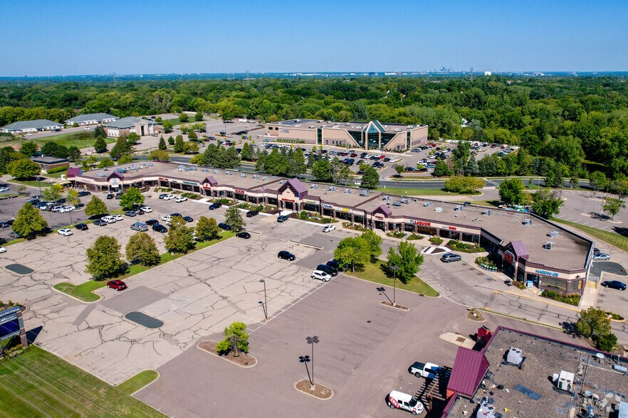 More Photos Of 1565 Cliff Rd, Eagan Storefront For Lease