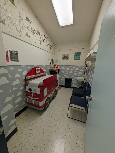 More Photos Of 321 Main St, Newport News Medical For Lease