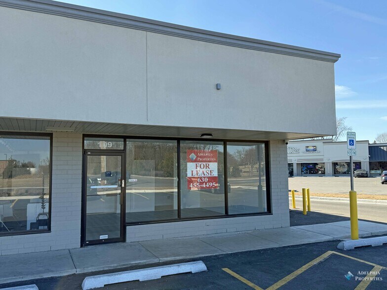 More Photos Of 109 W Romeo Rd, Romeoville General Retail For Lease