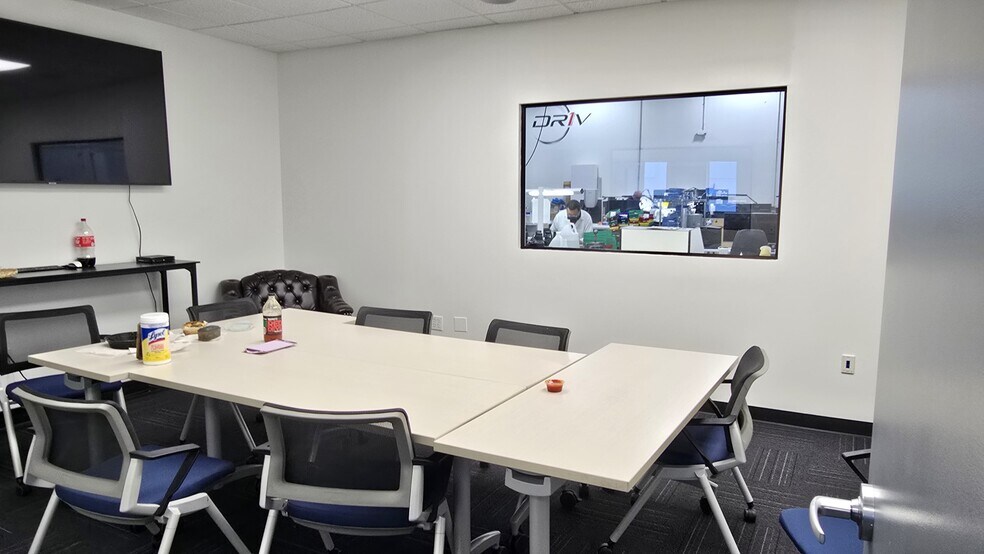 More Photos Of 2300 Marcus Ave, New Hyde Park Warehouse For Lease