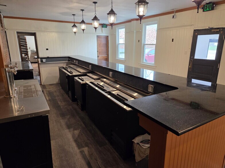 More Photos Of 6344 Gracely Dr, Cincinnati Restaurant For Sale