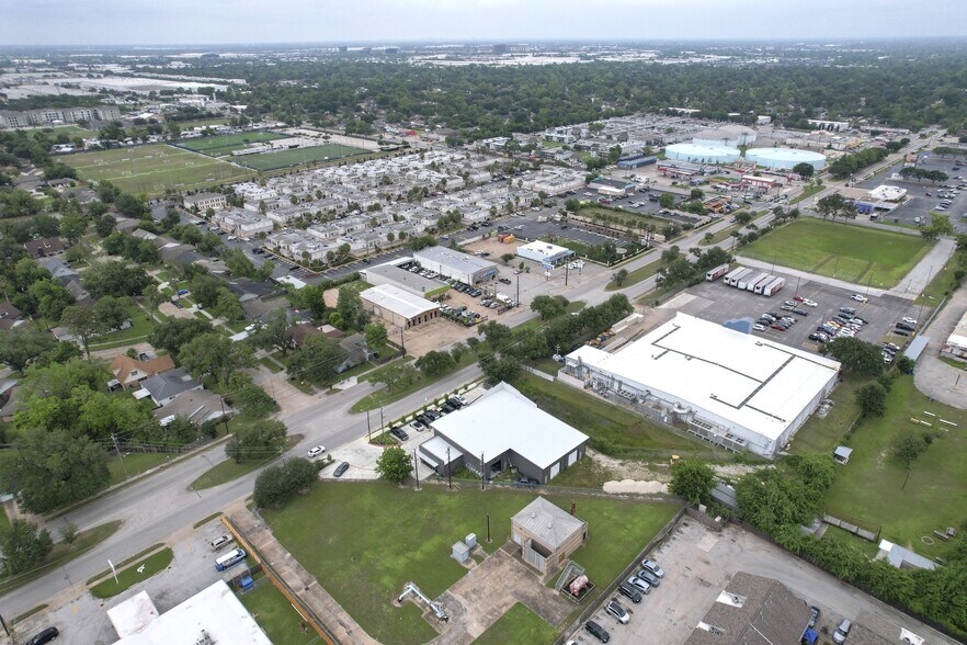 More Photos Of 9525 Kempwood Dr, Houston Flex For Lease