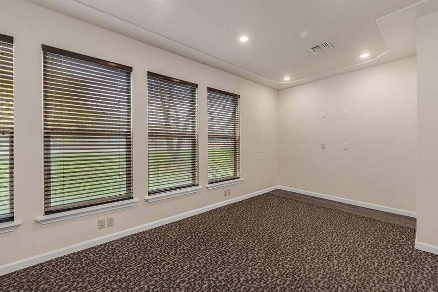 More Photos Of 204 4th, Dover Office For Lease