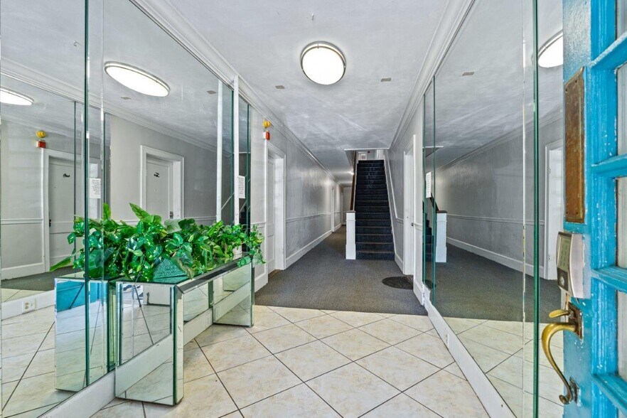 More Photos Of 124 Live Oak Ave, Daytona Beach Apartments For Sale