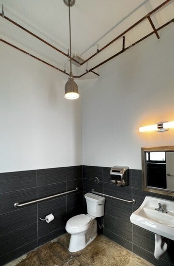 More Photos Of 3505 W Beverly Blvd, Montebello Office For Lease