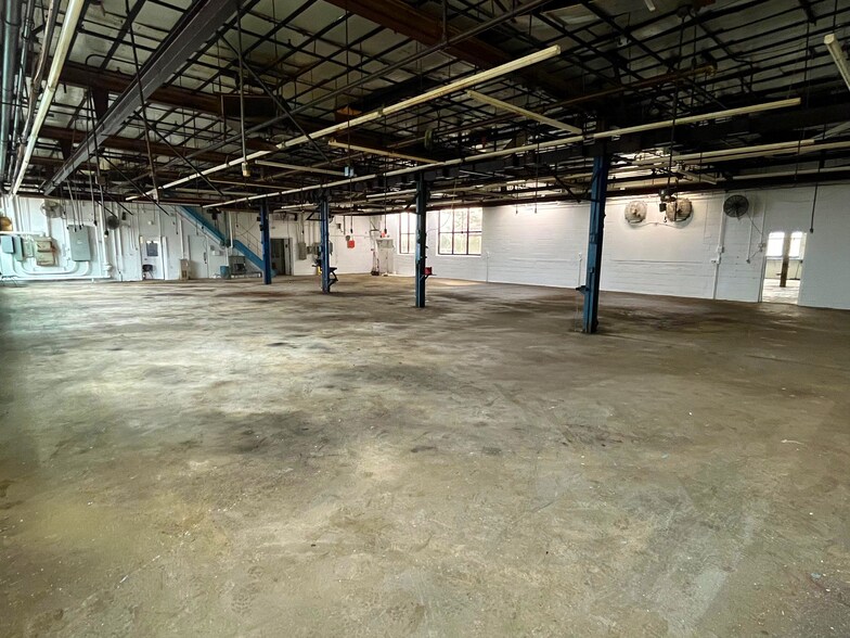 More Photos Of 1425 University Ave, Rochester Manufacturing For Lease