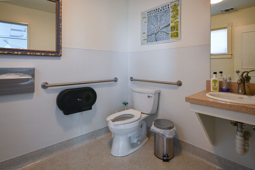 More Photos Of 100 Union St, Nevada City Office For Sale
