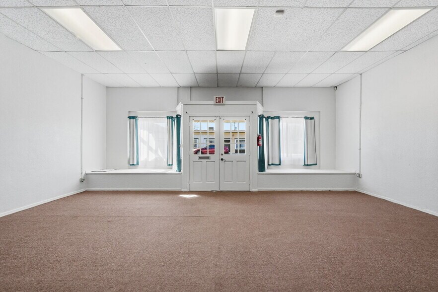 More Photos Of 236 W Coolidge Ave, Coolidge Storefront Retail Residential For Sale