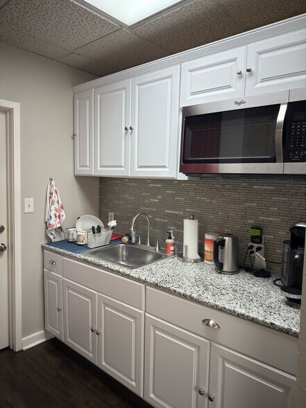 More Photos Of 11107 Wurzbach Rd, San Antonio Medical For Lease