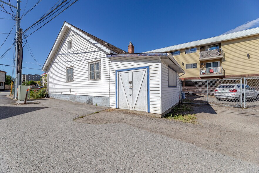 More Photos Of 157 Wade Av W, Penticton Apartments For Sale