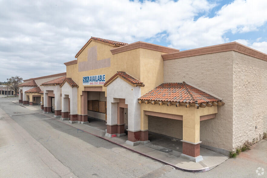 Primary Photo Of 8310 Limonite Ave, Riverside Supermarket For Lease