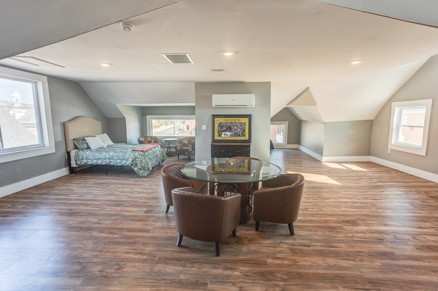 More Photos Of 205 S Illinois St, Belleville Office Residential For Sale