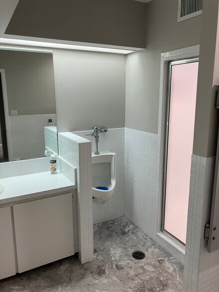 More Photos Of 400 9th Ave S, Safety Harbor Unknown For Lease