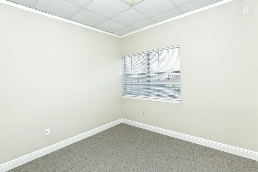 More Photos Of 501 E Oak St, Kissimmee Medical For Lease