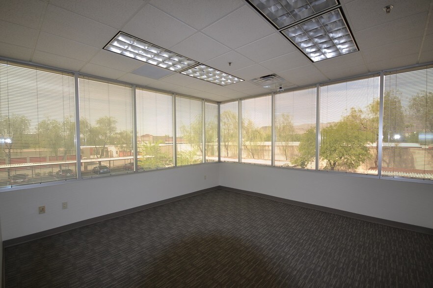 More Photos Of 3930 E Ray Rd, Phoenix Office For Lease