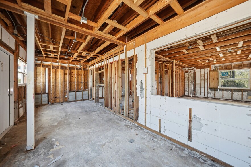 More Photos Of 1261 Beach Rd, Englewood Storefront Retail Residential For Sale