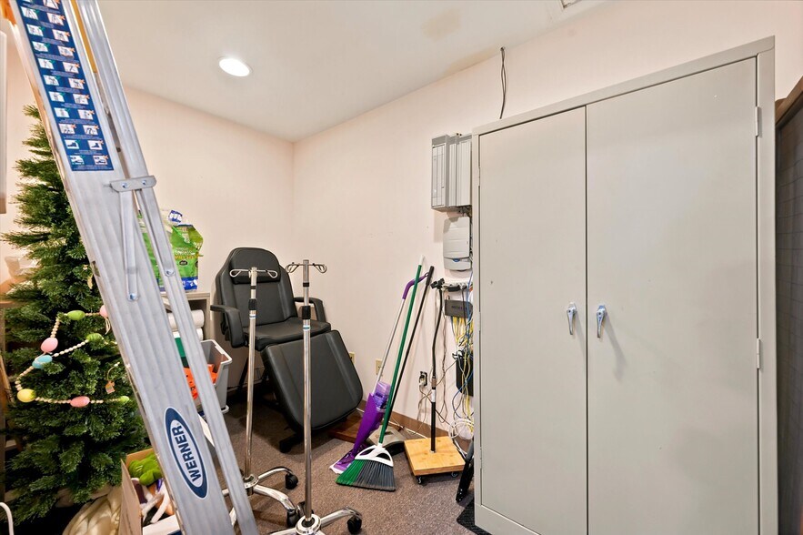 More Photos Of 103 Garris Rd, Downingtown Medical For Sale