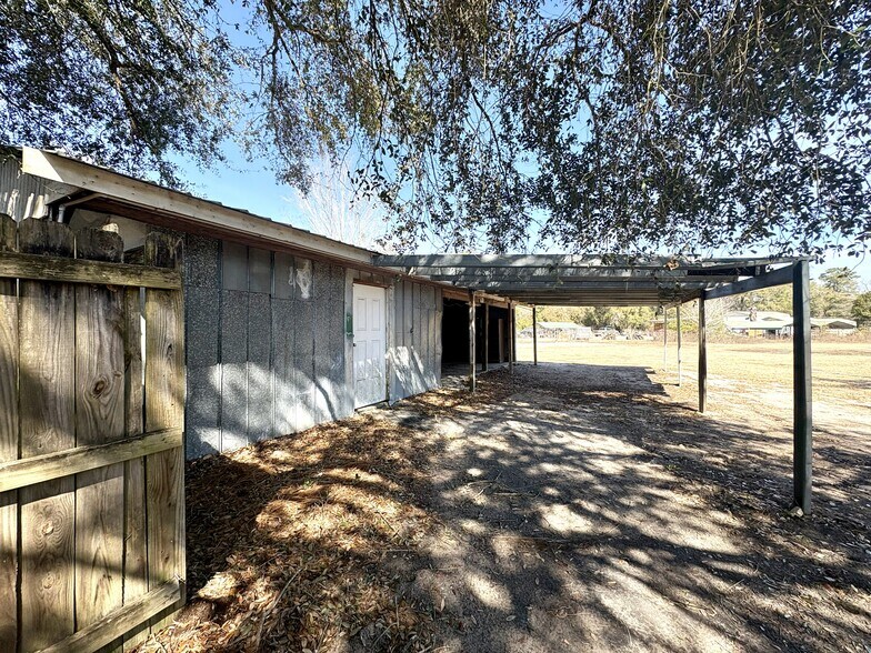 More Photos Of 3215 Crawfordville Hwy, Crawfordville Convenience Store For Lease