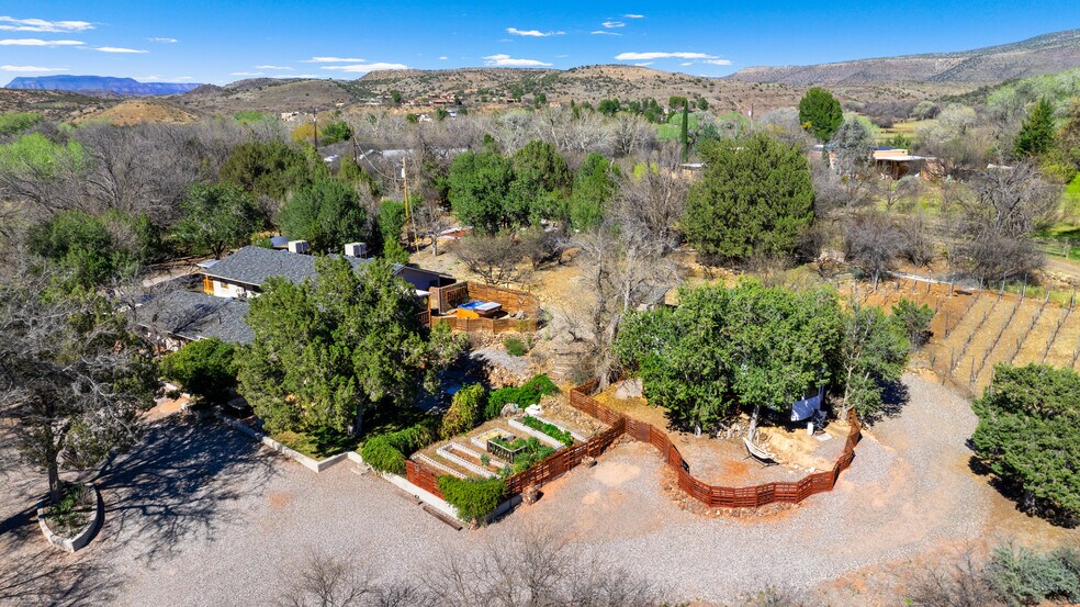More Photos Of 10580 E Swinging Bridge Ln, Cornville Specialty For Sale